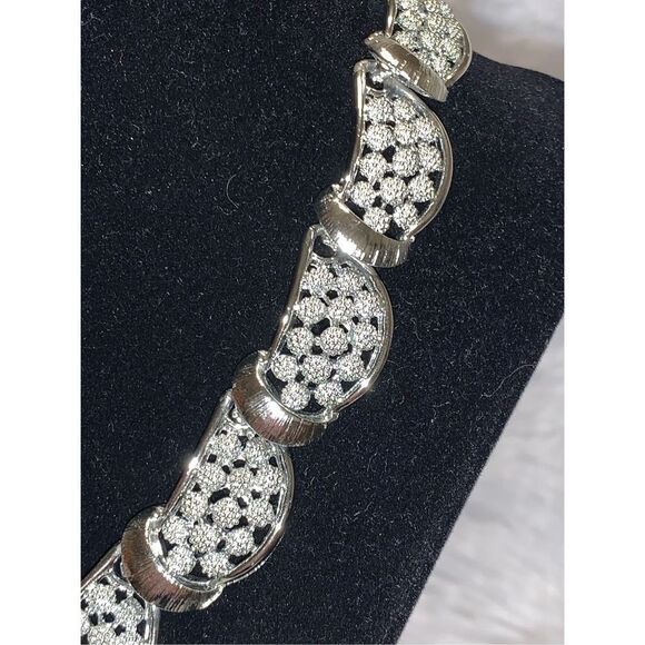 Vintage CORO Silver Hing Collar Necklace Signed 17” - Picture 6 of 16